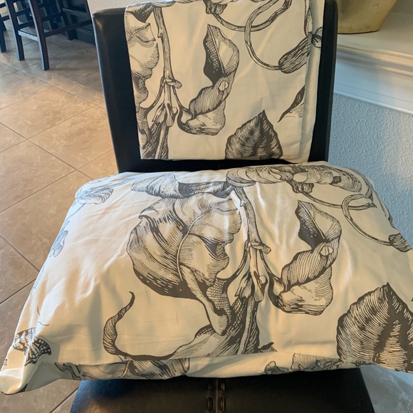2 Pottery Barn Chinoiserie Pillow Covers - Picture 4 of 6